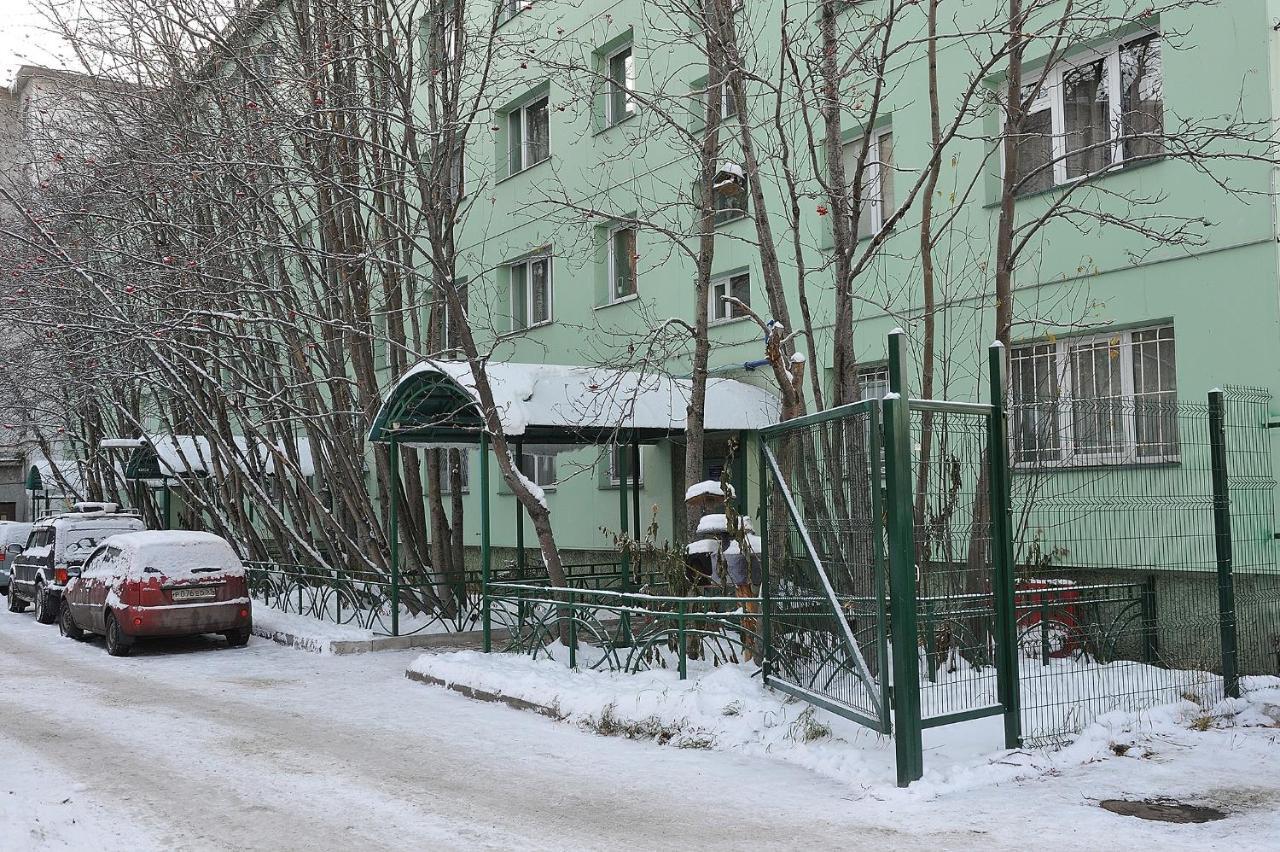 Polar Bear Apartments Zavodskaya Murmansk Exterior foto